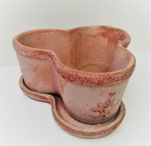 Red Creamy Raw Clay Clover Pot